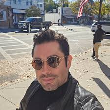 Dr Elliott Carthy (LGBTQ+ Forensic Psychiatrist)