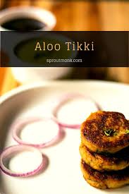 Classic Aloo Tikki Recipe For Your Tea Time Chaat Sprout Monk Recipe In 2020 Delicious Snacks Recipes Food Recipes