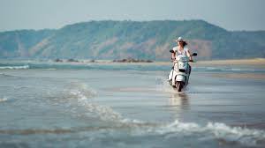 Logam baja karbon dan besi cor mudah terserang korosi dan korosi erosi dalam lingkungan air laut, sedangkan baja tahan karat cenderung mengalami korosi sumuran.telah dilakukan penelitian laju korosi dan korosi erosi dengan metoda polarisasi. Kenali Kerusakan Pada Motor Yang Terpapar Air Laut