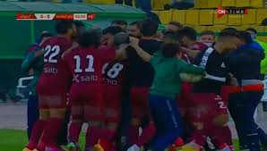 تقدم الفريق الأول لكرة القدم بنادي الإنتاج الحربي، على نظيره مصر المقاصة بهدف نظيف في الشوط الأول من المباراة التي تجمعهما على ملعب استاد السلام، في ختام منافسات الجولة الثلاثين من بطولة الدوري. Ù‡Ø¯Ù ÙÙˆØ² Ù…ØµØ± Ø§Ù„Ù…Ù‚Ø§ØµØ© Ø§Ù„Ù‚Ø§ØªÙ„ Ø¹Ù„ÙŠ Ø§Ø³ÙˆØ§Ù† 1 0 Ø§Ù„Ø¯ÙˆØ±ÙŠ Ø§Ù„Ù…ØµØ±ÙŠ Ø¨Ø·ÙˆÙ„Ø§Øª