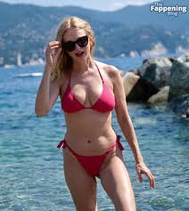 Heather Graham Sexy (11 Photos) | TheFappening