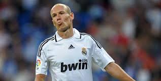 He is known for his dribbling. Ø¢Ø±ÙŠÙŠÙ† Ø±ÙˆØ¨Ù† Ù…Ø´ÙˆØ§Ø± Ø§Ù„Ø§Ø­ØªØ±Ø§ÙÙŠ Ù‡ÙˆÙ„Ù†Ø¯Ø§ Ø§ÙŠÙ†Ø¯Ù‡ÙˆÙÙ† Ø±ÙŠØ§Ù„ Ù…Ø¯Ø±ÙŠØ¯ ØªØ´ÙŠÙ„Ø³ÙŠ Ø¨Ø§ÙŠØ±Ù† Ù…ÙŠÙˆÙ†Ø®