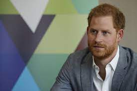 El fotógrafo compartió una foto que prueba que el príncipe harry era idéntico a su abuelo, el príncipe phillip de joven. El Principe Harry Lamenta Muerte De Una Joven Que Lo Inspiro A Ser Mejor Persona
