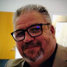 Here are the names from our old questbook, your relatives. They've been  here in Taloniemi, Ylitornio. Calvin, 1950, Charles Naasko, 1975 and Karen  Hayes with some other people 1996...