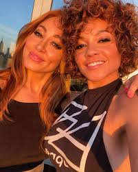 Jess King's Instagram, Twitter & Facebook