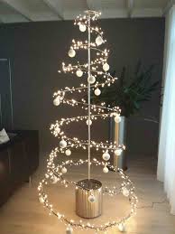 Diy christmas decorations pinterest art craft. Kerstboomspiraal Alternatief Voor Kerstboom Kerst Kerst Bloemen Zelfgemaakte Kerstboom