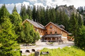 They've previously released two eps on the swedish netlabel go, jukebox! and have on and off been doing li.ve shows in the malmö region. Kreuzjochhaus Garmisch Eventlocation Auf 1 585 M In Bayern