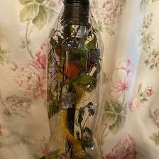 Place the lid on the jar to seal, making sure all of the leaves are completely submerged in the liquid. Thema Design Upcycling Klasse 9d April 2020