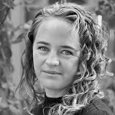 Robin Walter's Instagram, Twitter & Facebook