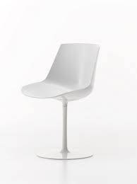 Der stuhl her von fabio novembre ist ein stuhl aus glänzend lackiertem polyethylen. Flow Chair Mit Tellerfuss Mdf Italia Stuhl