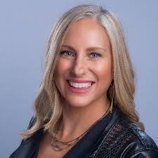 Cecilia Lang's Instagram, Twitter & Facebook