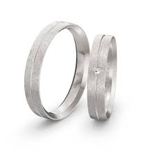 Weissgold 585 ring diamant matt jetzt günstig online kaufen. Weissgold Matt Weissgold Trauringe Die Ganze Welt Der Trauringe Trauringshop24 De