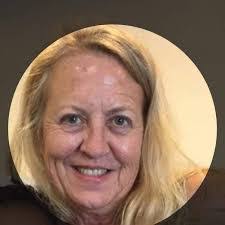 Lisa Delong's Instagram, Twitter & Facebook