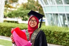 I thought you'd never wake up! Buat Ucapan Happy Graduation Jadi Lebih Berkesan Cakap