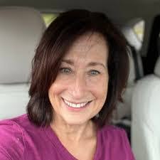 Donna Vigliotti's Instagram, Twitter & Facebook