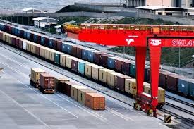 Responsible for opening and closing twist locks as well as other terminal ad hoc duties. Nzfwvsbpb4sjkm