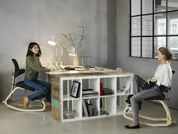 The Original Kneeling Chair With The Unique Pendulum Movemen Thatsit Balans By Varier Furniture Design Peter Opsv Kneeling Chair Active Seating Flexible Wood