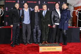 Jason statham was born in shirebrook, derbyshire, to eileen (yates), a dancer, and barry statham, a street merchant and lounge singer. How Tall Is 5 Foot 10 Compared To 6 Feet Quora