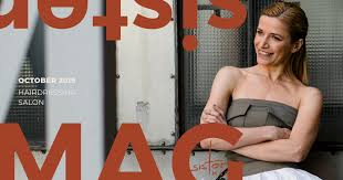 Glamour tries to download files after the start make sure you disconnect from the internet or block it via firewall! Sistermag No 53 October 2019