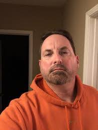 Kelly Gamblin's Instagram, Twitter & Facebook