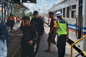 Hantu raya balik kampung (2019) | telefilem. Kai Rilis Jadwal Kereta Mudik Balik Gratis Lebaran 2019 Antara News
