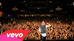 Thirty Seconds To Mars Kings And Queens Vevo Presents 30 Seconds To Mars Closer To The Edge Music Videos Vevo 30 Seconds To Mars Music Videos