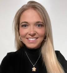 Michelle Mayle's Instagram, Twitter & Facebook