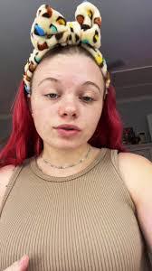 Alison Karpinski's Instagram, Twitter & Facebook