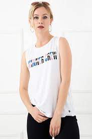 baskili sifir kol t shirt moda stilleri kadin giyim kadin