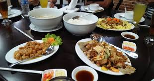 Hampir semua restoran cina pasti pernah menghidangkan menu dimsum andalan mereka. 10 Tempat Makan Di Banjarmasin Paling Enak Murah Borneo Id