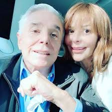 Silvia pinal y enrique guzmán mantuvieron una relación durante nueve años, ellos se casaron en 1967, y como fruto de relación nació alejandra y luis enrique guzmán, pero a 41 años de estar separados, el cantante confesó que la actriz no deseaba tener a la cantante. Enrique Guzman Se Suma A Las Criticas A Su Nieta Frida Sofia Hija De Alejandra Guzman Buenaventura En Linea