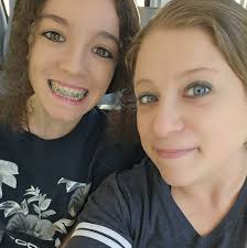 Wrong phone number causing misdirected calls and messages for Jeanette