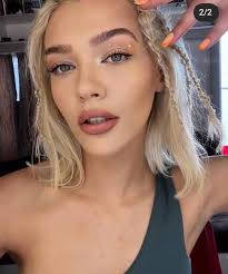 The beautiful Ceren from discomplicated 😌💜 She's a beauty ,any hair  colour suits her 🔥🔥