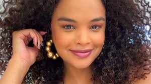 Lucy Ramos revela que sofreu dois abortos: 'Algo dentro de mim desapareceu' 