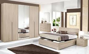 L'armadio ante scorrevoli, grazie al minore ingombro legato al sistema di apertura, sarà sicuramente di grande aiuto per l'organizzazione degli spazi in camera da letto. Mondo Convenienza Armadi Pratici Componibili Economici