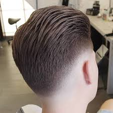 Kemudian rambut bagian atas dibiarkan panjang agar bisa dikuncir. Boys Inilah 8 Gaya Rambut Pria Yang Eksis Di Tahun 2018 Shopback Line Today