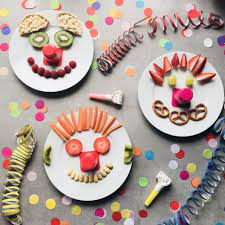 Lustige schokobananen gang für kindergeburtstag selber machen! Die Clowns Sind Los Kleine Gesunde Snacks Fur Kinder Sarahplusdrei