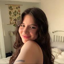 Lottie Evans's Instagram, Twitter & Facebook