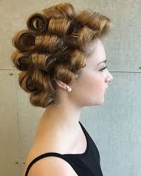 Épinglé par カーリー sur hair rollers