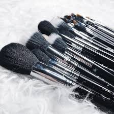 Even the beauty amateur is at risk of having fistfuls of brushes (some old, new, and some that you have no idea how they even got here) overwhelming their bathroom counter. 10 Essential Makeup Brushes For Every Beginner S Collection Ry