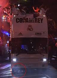 We condemn unequivocally the actions that led to real madrid's team bus being damaged during its arrival to anfield this evening. Real Madrid S Segio Ramos Drops Copa Del Rey Trophy Under Wheels Of Bus Daily Mail Online