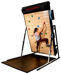 Some are brick or wooden constructions, but on most modern walls, the material most often used is a thick multiplex board with holes drilled into it. Jfliglzgdefeqm