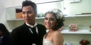 Di tengah proses sidang gugatan cerai, thalita latief masih menangis setiap kali mendapati fakta baru tentang dennis lyla. Pernikahan Thalita Latief Bergaya Vintage Okezone Celebrity