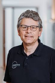 Daniel Ess's Instagram, Twitter & Facebook