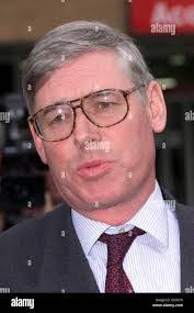 Derek Hatfield's Instagram, Twitter & Facebook