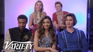 Outer Banks Cast On Who Would Win A Fight Against The Cast Of One Tre In 2020 It Cast Outer Banks Tv Show Casting