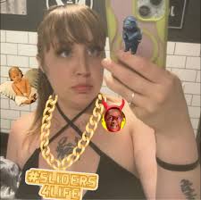 Breaks my heart to say one of our members is homeless being kicked out with  6 kids no where to go I really need your help for a room for 2 days