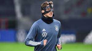 Der fc bayern stellt mit gleich acht spielern voraussetzung aber sei, dass masken genutzt und abstand gehalten werde, unterstrich söder. Nach Nasenbeinbruch Niklas Stark Trainiert Mit Nationalmannschaft Rbb24
