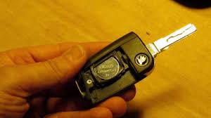 Skoda Octavia Schlusselbatterie Wechseln How To Change Keybattery Skoda Octavia Youtube