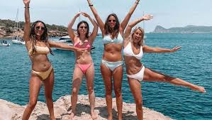Binnenkort zal kat kerkhofs een nieuw programma presenteren op play4. Sexy Als Je Danst Kat Kerkhofs Deelt Bikinifoto Op Vakantie Entertainment Today